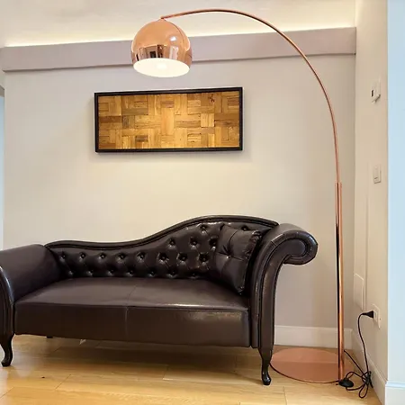 Charming 2-bedroom Retreat In The Center Of