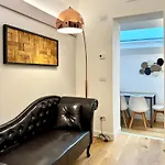 Charming 2-bedroom Retreat In The Center Of Apartamento Perugia
