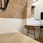 Apartamento Charming 2-bedroom Retreat In The Center Of