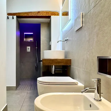 Charming 2-bedroom Retreat In The Center Of Apartament Perugia