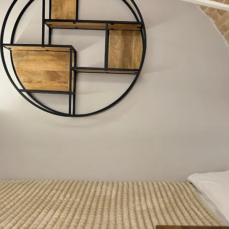 Lejlighed Charming 2-bedroom Retreat In The Center Of
