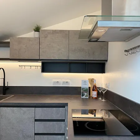 Lejlighed Charming 2-bedroom Retreat In The Center Of *